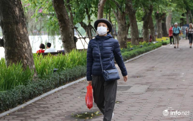 Hà Nội: Người dân áo ấm, mũ len kín đầu đi làm trong đợt "gió lạnh đầu mùa" - 3