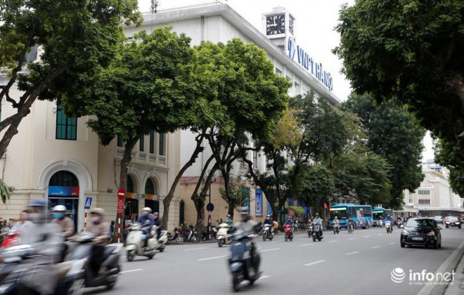 Hà Nội: Người dân áo ấm, mũ len kín đầu đi làm trong đợt "gió lạnh đầu mùa" - 2