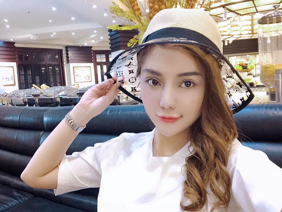 "Hot girl thị phi" Mon2K tiết lộ thường xuyên bị gạ gẫm khiếm nhã - 1