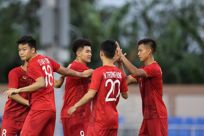 U22 Việt Nam khởi đầu ấn tượng SEA Games: Đức Chinh được "đàn anh" khen ngợi - 1