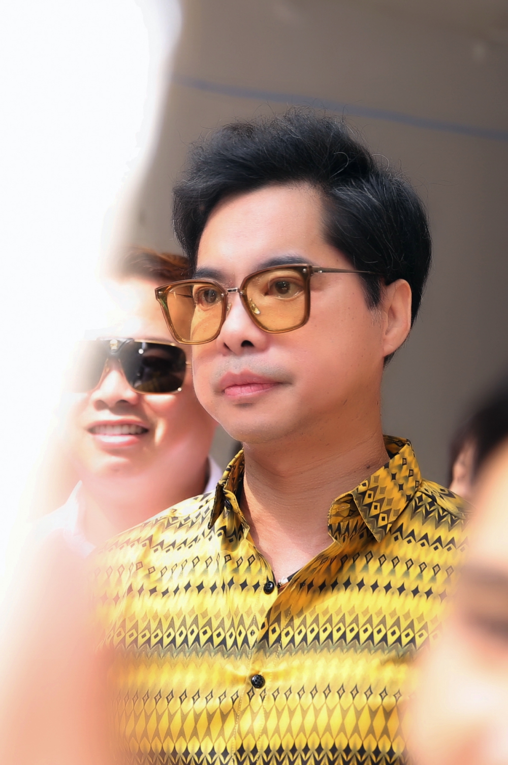 Nghìn người vây kín “tổ rồng” 100 tỷ của Ngọc Sơn nhận tiền trăm triệu, 10 tấn gạo - 5