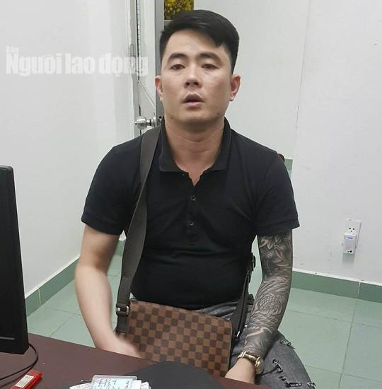 Người đàn ông 33 tuổi vào khách sạn trộm xe Lexus của người tình cũ 41 tuổi - 2