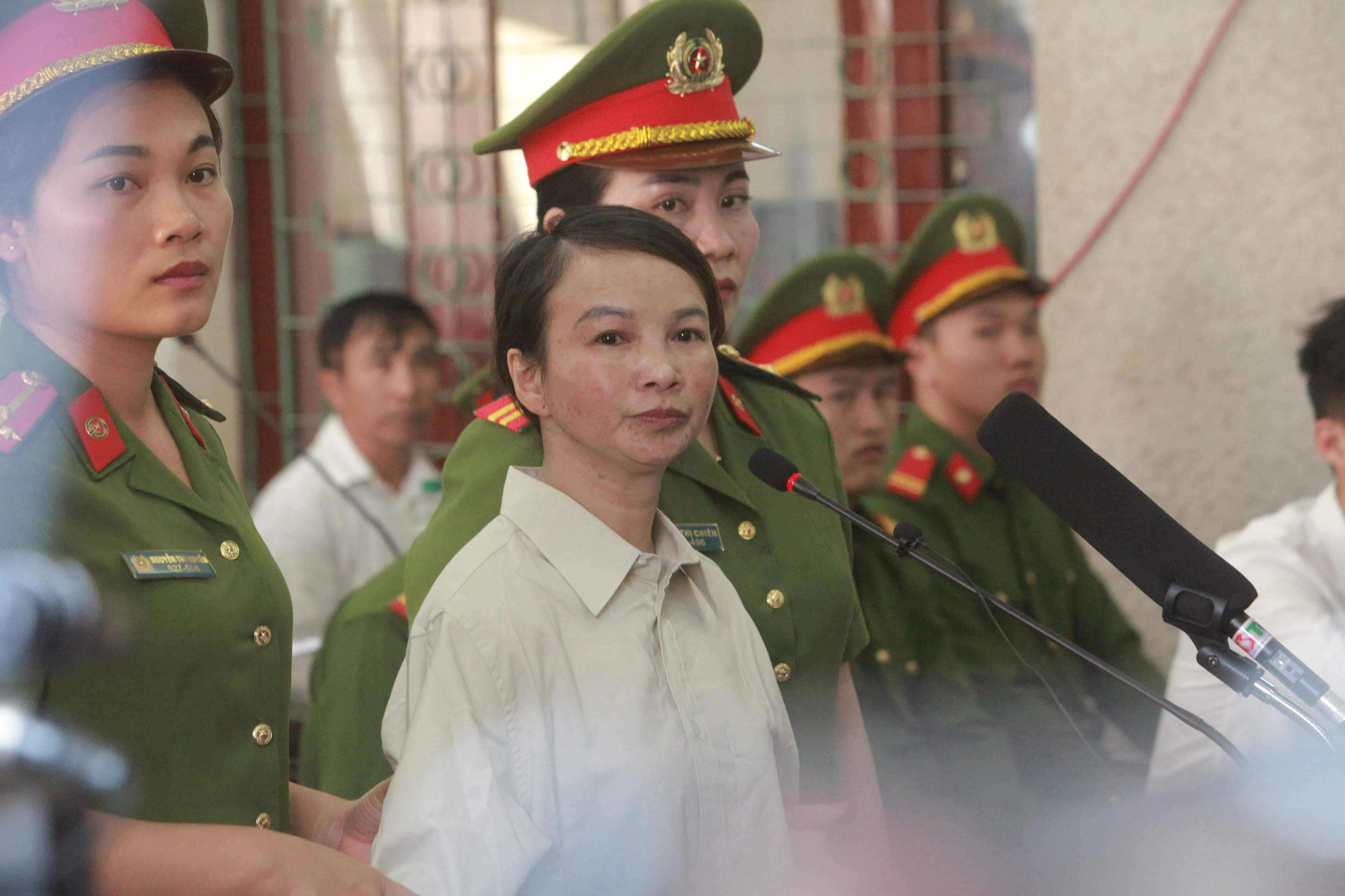 Xét xử mẹ nữ sinh ship gà: Viện Kiểm sát đề nghị mức án - 2