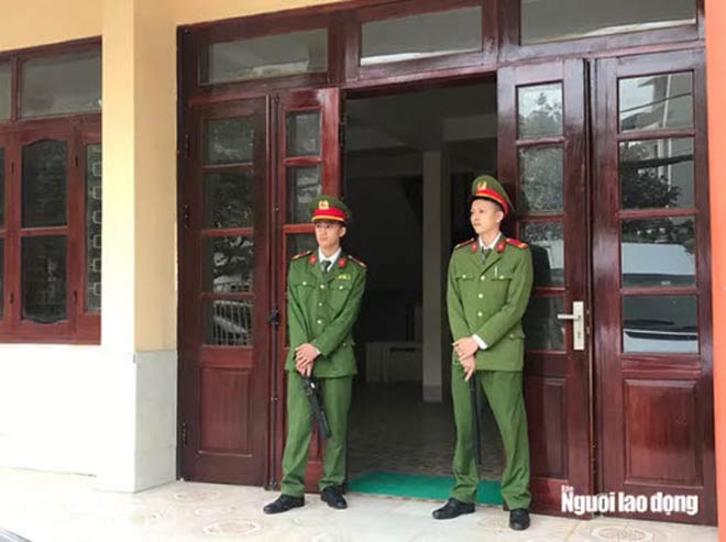 Thắt chặt an ninh tòa xử mẹ nữ sinh giao gà cùng nhóm đối tượng sát hại con mình - 2