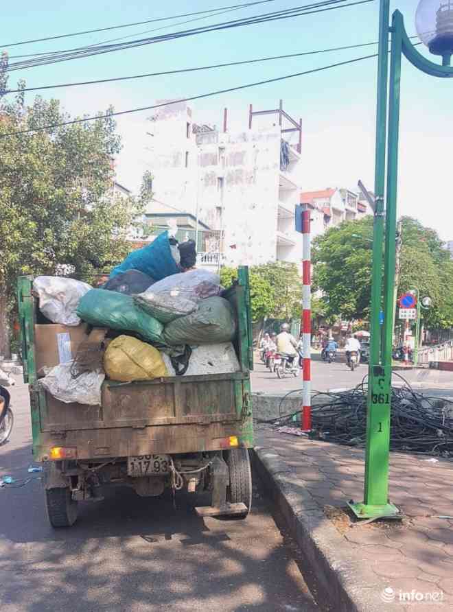 Nhà trên phố không ở, cụ bà gần 80 tuổi ra gầm cầu ngủ suốt 10 năm vì "ở đây mát hơn" - 18
