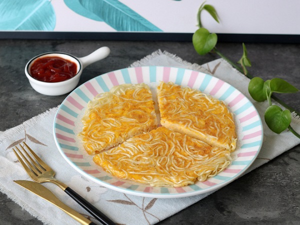Mì gói trộn với thứ này rồi chiên, có ngay món bánh ngon cho cả nhà thưởng thức - 5