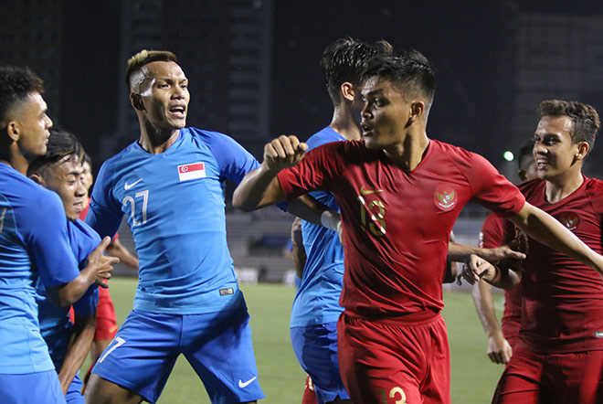 Cầu thủ loạn đả nảy lửa trong trận U22 Indonesia đấu U22 Singapore - 6