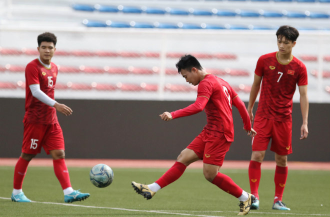 U22 Việt Nam "tập bắn", thủ môn Bùi Tiến Dũng vất vả cản phá - 7