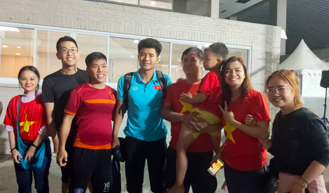 Hà Đức Chinh tiết lộ “bí mật” phòng thử doping sau trận thắng U22 Singapore - 1