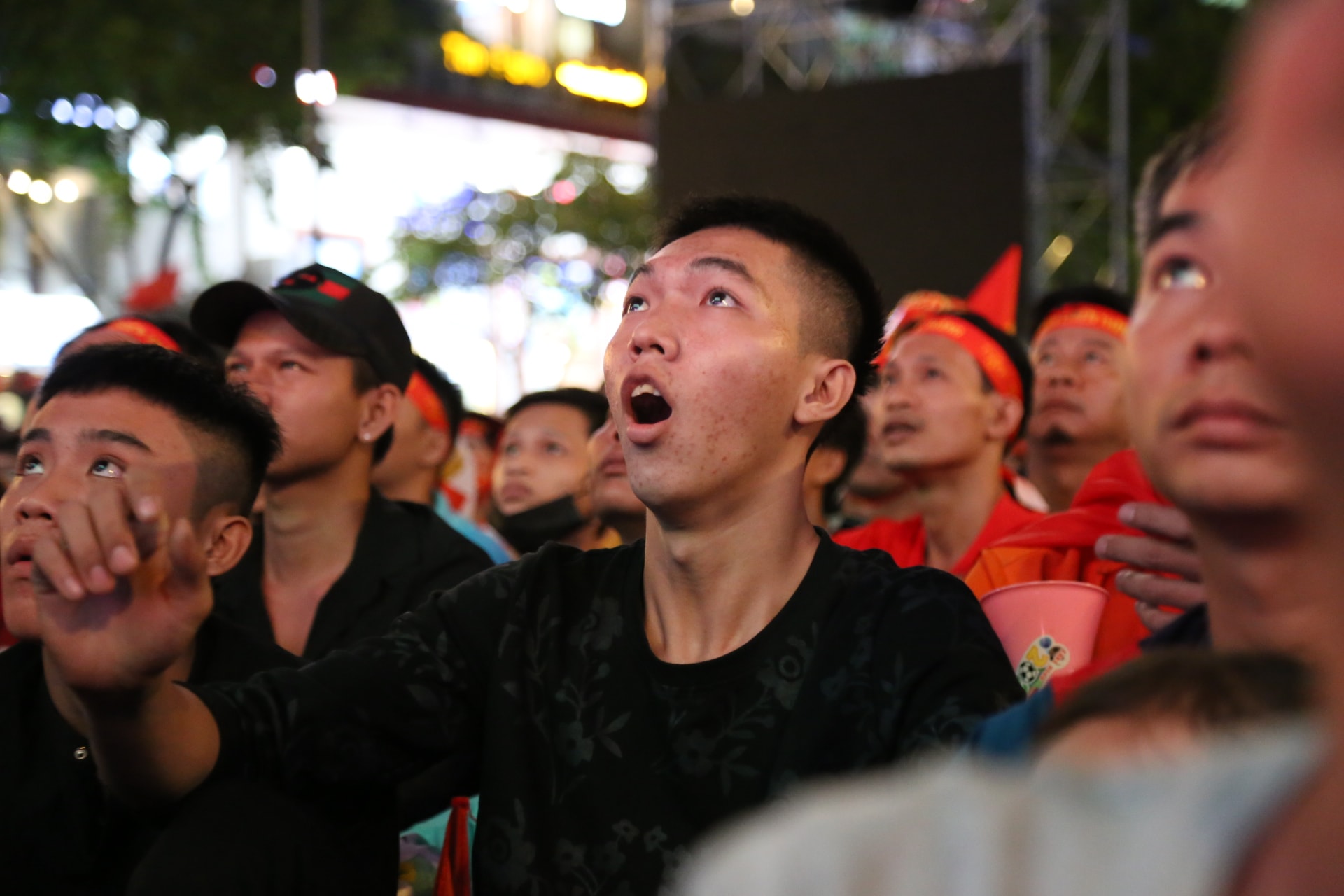 TRỰC TIẾP: Triệu trái tim ngập tràn hạnh phúc khi U22 Việt Nam đoạt "vàng" lịch sử - 20