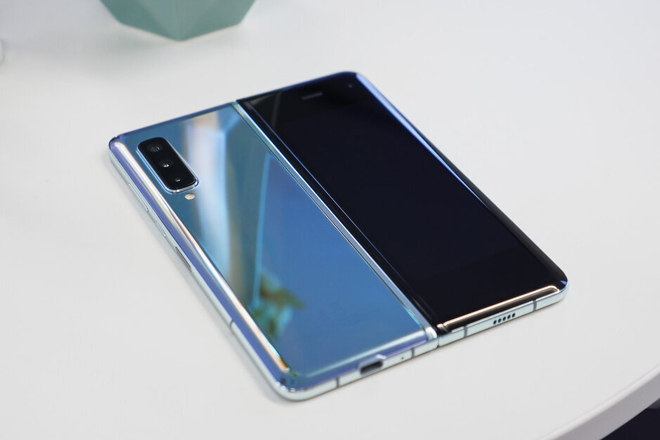 Galaxy Fold cán mốc 1 triệu chiếc khá chóng vánh - 1