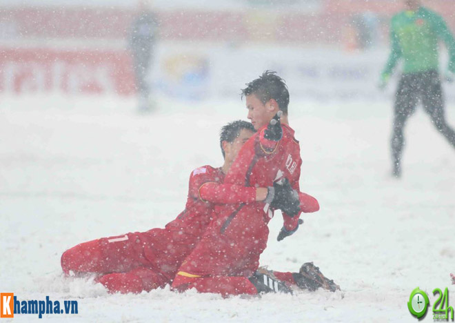 “Cầu vồng trong tuyết” của Quang Hải vang danh top bàn đẹp nhất lịch sử U23 châu Á - 1