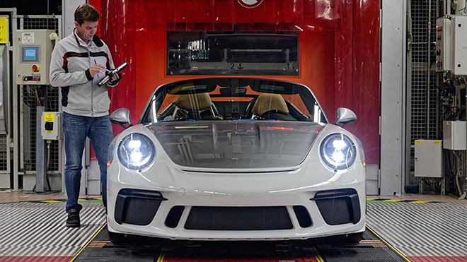 Porsche xuất xưởng chiếc 911 Speedster cuối cùng, ngừng sản xuất dòng xe thế hệ cũ - 1