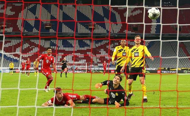 SAO Bayern ghi bàn cực "dị", fan tranh luận nảy lửa giữa ăn may và đẳng cấp - 2