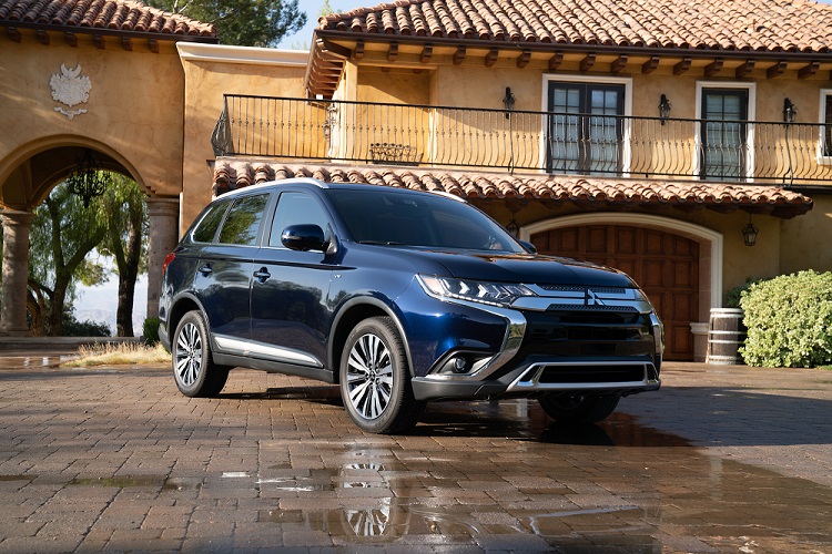 Mitsubishi Outlander 2023 Giá xe lăn bánh  đánh giá thông số kỹ thuật