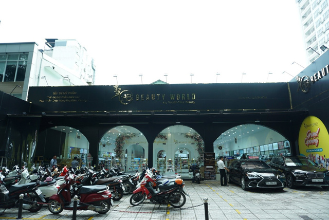 Người Việt thường mua mỹ phẩm ở đâu? - 3