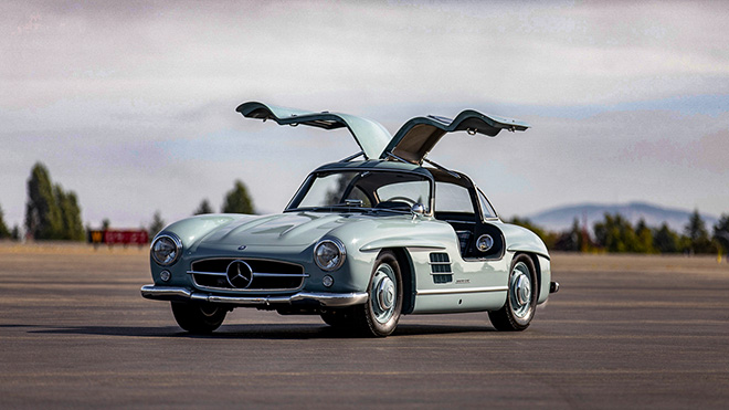 Ngắm vẻ đẹp vượt thời gian của huyền thoại Mercedes-Benz 300SL Gullwing 1957 - 1