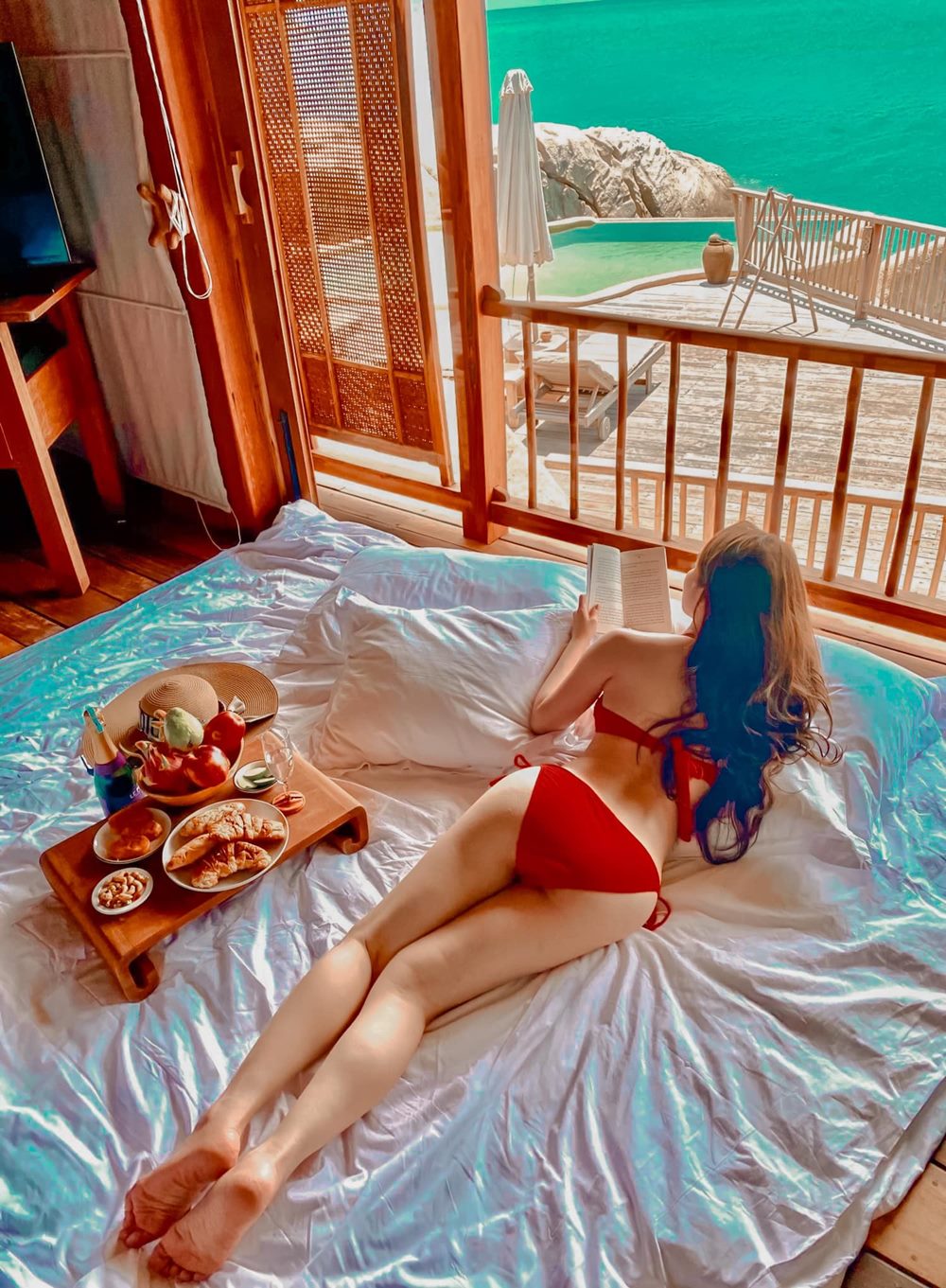 "Tú bà" Quỳnh Nga khoe múi bụng như vẽ, khẳng định "độc toàn thân" chờ người giải cứu - 4