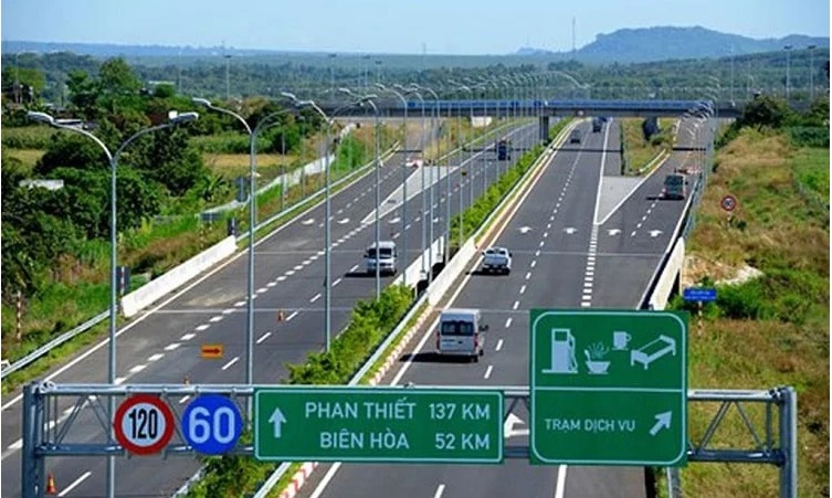 Nóng tuần qua: Một km đường cao tốc cần tới 830 triệu đồng để bảo trì mỗi năm - 1