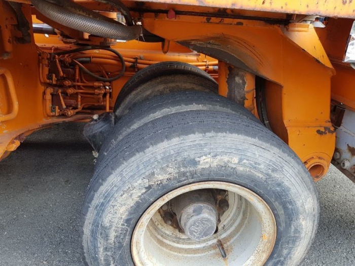 Cận cảnh đoàn xe siêu khủng với 322 bánh chờ vận chuyển đoàn tàu Metro số 1 - 5