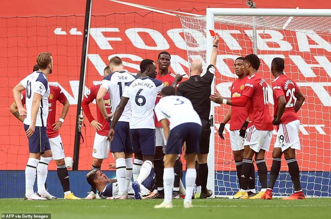 Khẩu chiến MU - Tottenham: Solskjaer đòi đuổi Lamela, Mourinho đáp trả cực gắt - 1
