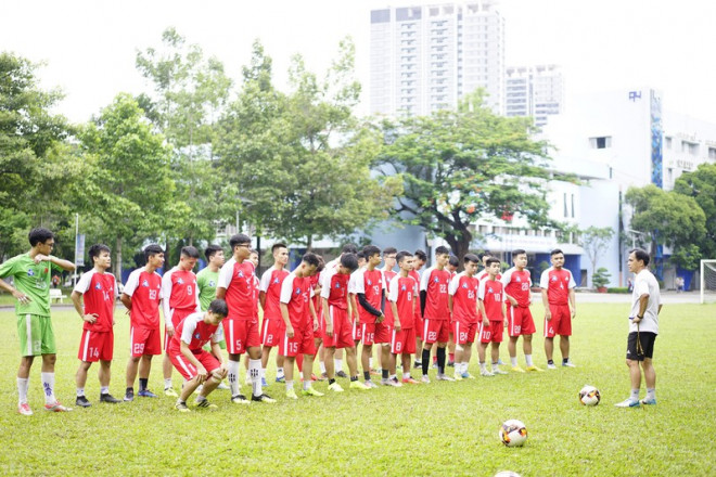 Bầu Đức: ‘Thứ bóng đá hồn nhiên quyến rũ tôi vô cùng!’ - 3