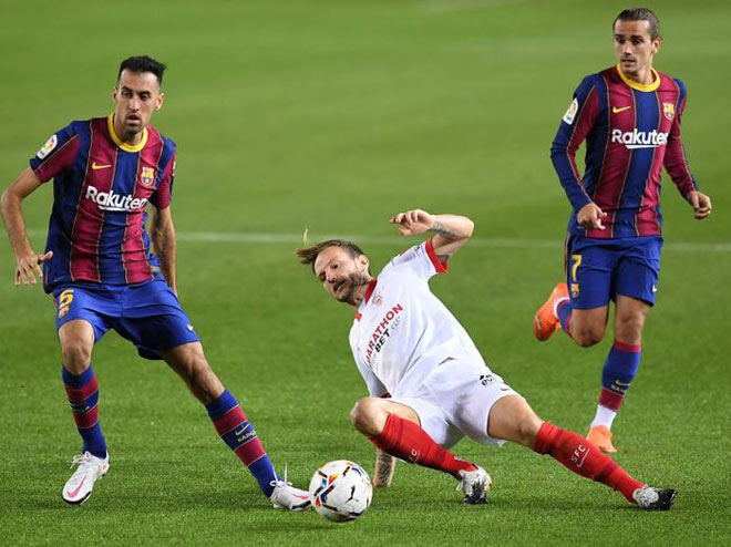 Barca mua hụt Depay vì MU, HLV ĐT Pháp tố Griezmann bị Koeman ngược đãi - 2
