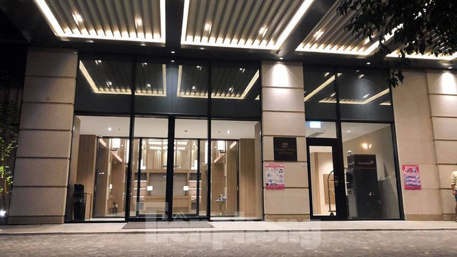 Phong tỏa một tầng khách sạn 5 sao ở Hải Phòng vì ca nghi nhiễm COVID-19 - 2