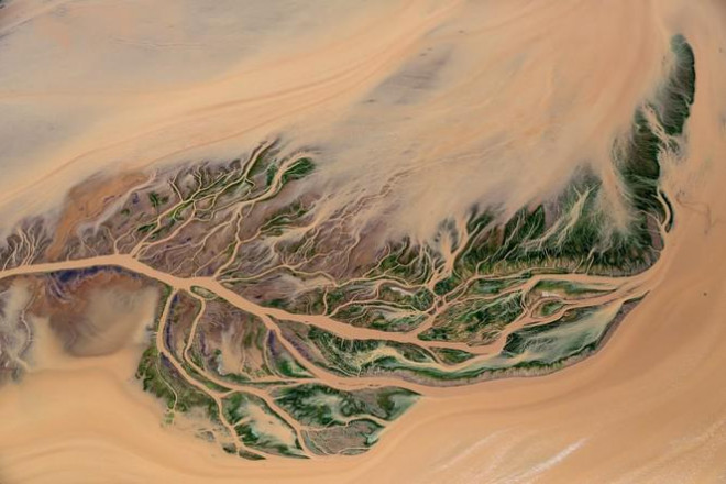 Choáng ngợp với khoảnh khắc chụp Việt Nam nhìn từ trên cao trong giải ảnh quốc tế - 16