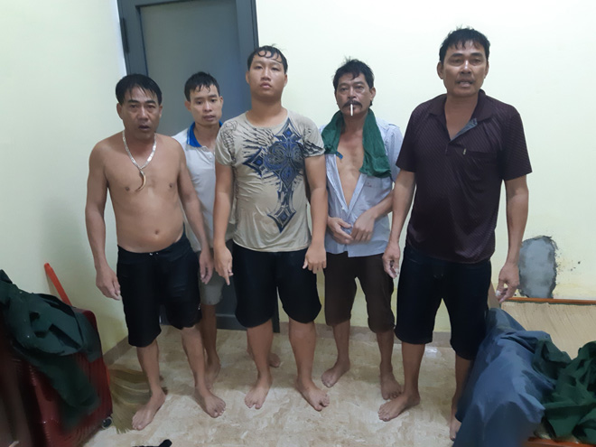 Giải cứu 11 thuyền viên gặp nạn khi tàu tải trọng hàng nghìn tấn bị sóng đánh chìm - 2