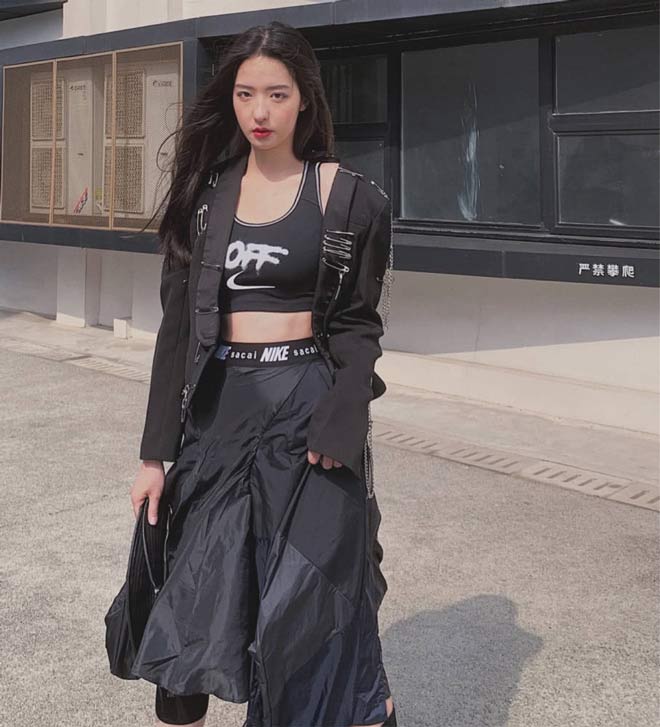 "Nữ thần bóng rổ" gây xôn xao vì quá xinh đẹp, chân dài hơn người - 2