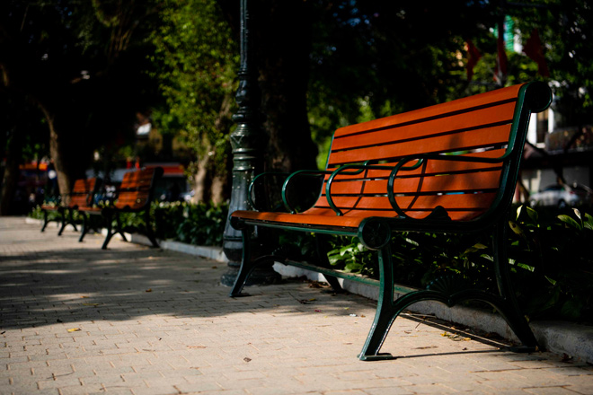 Hồ Gươm “thay áo mới” đẹp ngỡ ngàng, người Hà Nội đi dạo tận hưởng tiết trời mùa Thu dịu mát - 9