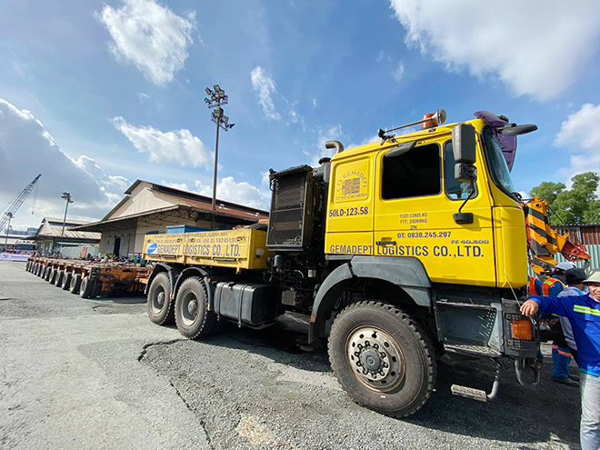 Ảnh tàu metro được đặt lên xe siêu trường, siêu trọng khi về đến TP.HCM - 9