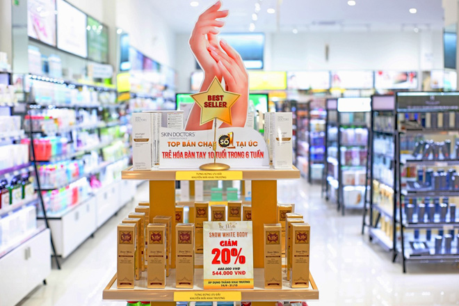 Náo nức mua sắm tại siêu thị mỹ phẩm gia đình mới ra mắt Sài Gòn - 4