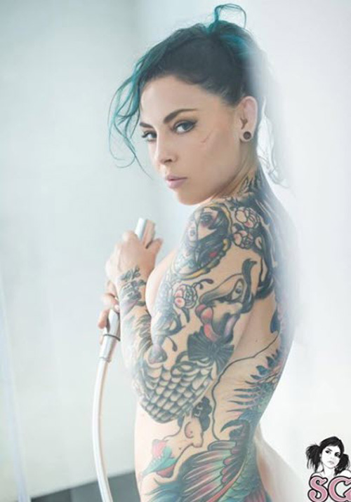 The female body tattooed is still beautiful as a supermodel, about to join the UFC - 7