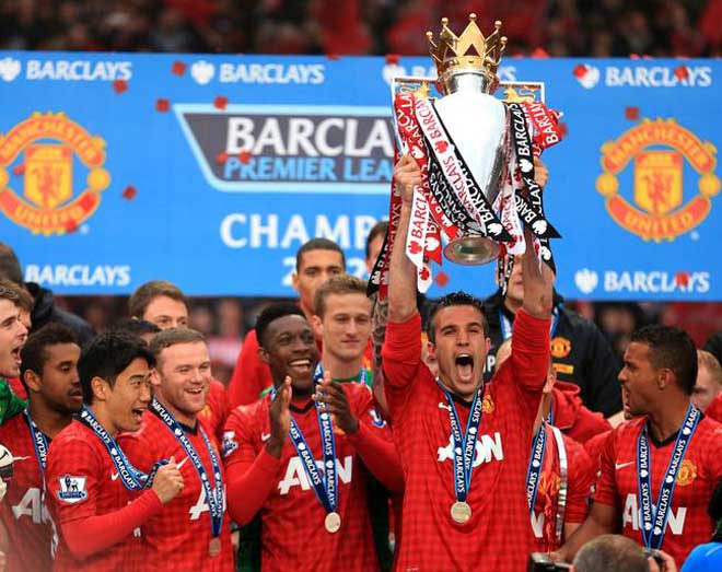 "Giáo sư" Wenger bóc mẽ Van Persie: Bị MU thải hồi, cầu xin trở lại Arsenal - 1