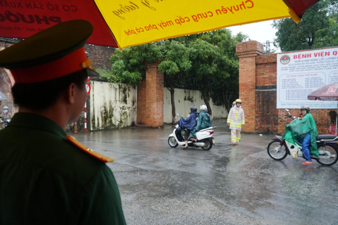 Ảnh, clip: Đảm bảo an ninh quanh Bệnh viện Quân y 268, chuẩn bị Lễ truy điệu 13 cán bộ, chiến sỹ - 5