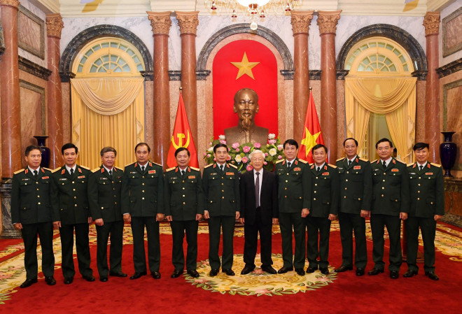 Tổng Bí thư, Chủ tịch nước trao quân hàm Thượng tướng cho hai sĩ quan cấp cao Quân đội - 2