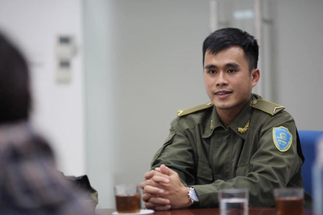 Hành khách bỏ quên ví Louis Vuitton có 350 triệu đồng tại sảnh sân bay Nội Bài - 2