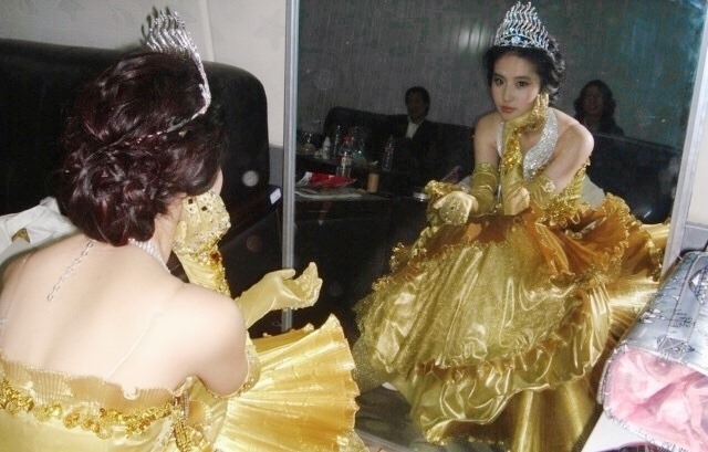 Nữ thần Kim Ưng mới bị ví như "gà bó xôi", dân mạng ngắm lại Lưu Diệc Phi để "rửa" mắt - 8