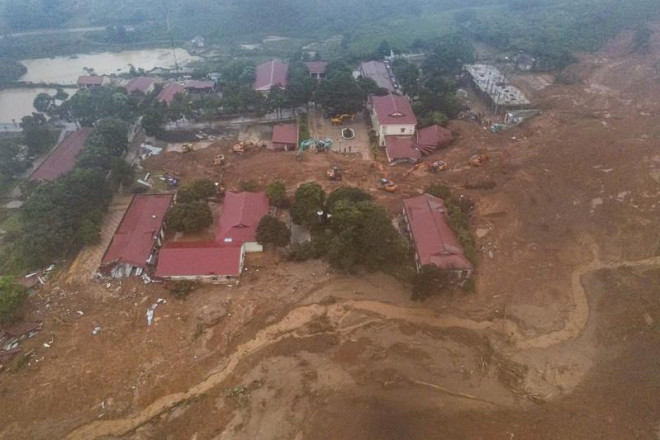 Toàn cảnh nơi dãy nhà Đoàn 337 sạt lở vùi lấp 22 chiến sỹ - 1