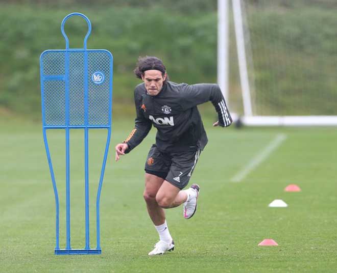 MU công bố đội hình đấu PSG Cúp C1: Không Cavani và Maguire, bất ngờ SAO 18 tuổi - 1