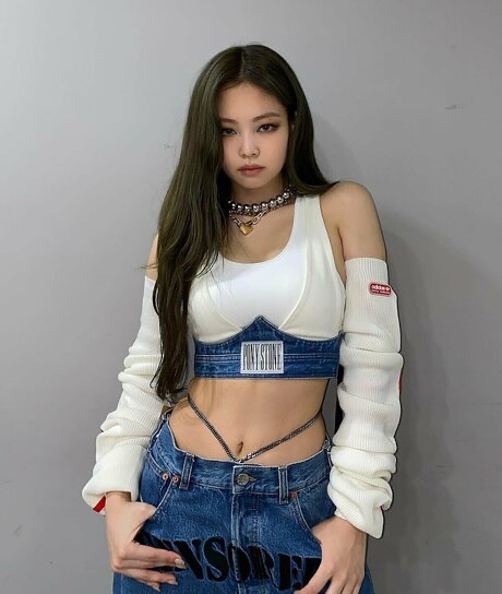 Trào lưu mặc quần cạp trễ bỗng được chị em Việt mê mệt - 9