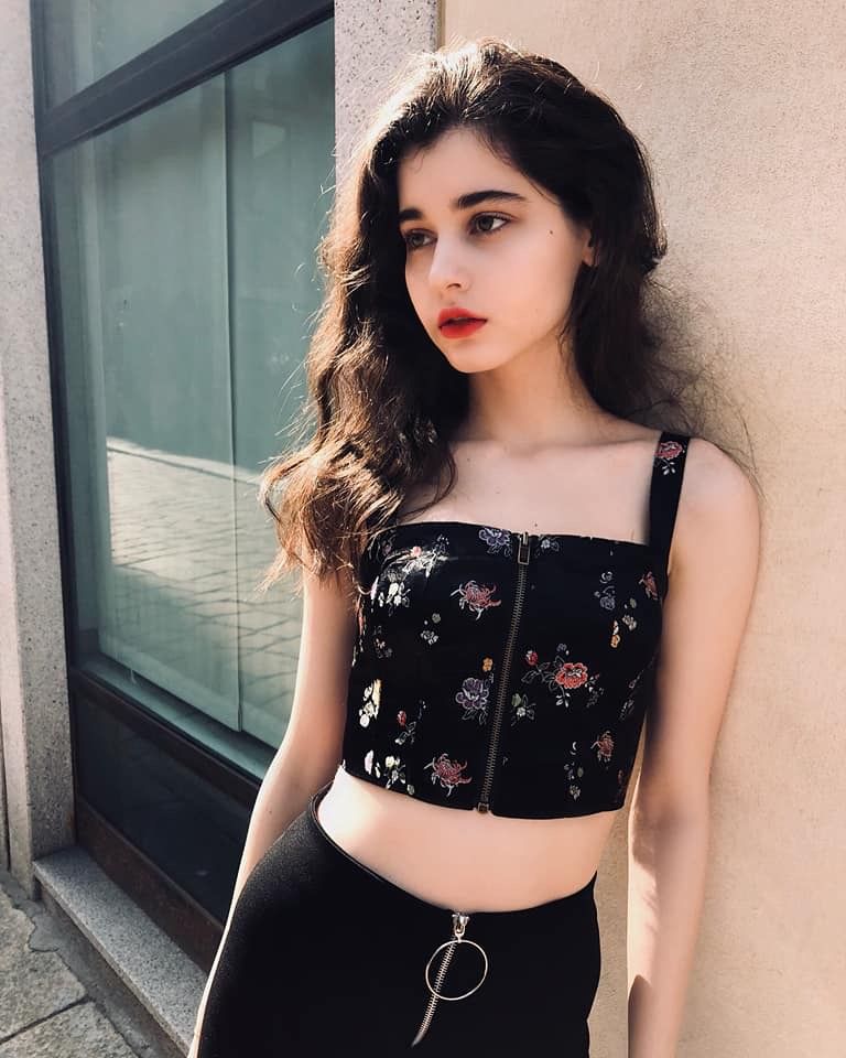 Đàn ông không tiếc tiền dốc cạn ví vì say mê sắc đẹp của phụ nữ ở đất nước toàn mỹ nhân - 2