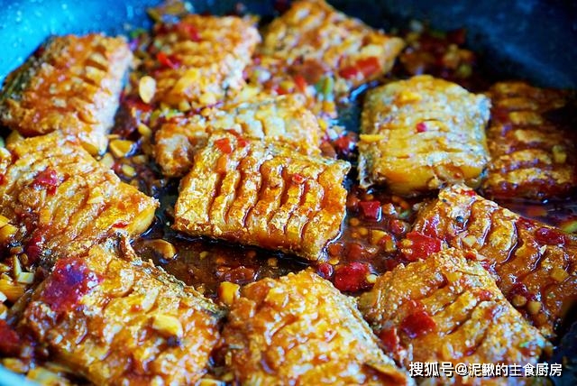 Cách làm món cá kho sốt cay, đơn giản mà ăn không bao giờ thấy chán, nhất là vào mùa mưa - 7