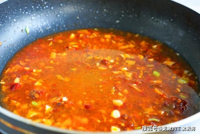 Cách làm món cá kho sốt cay, đơn giản mà ăn không bao giờ thấy chán, nhất là vào mùa mưa - 5