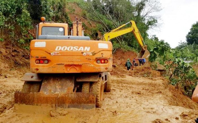 Chuyện chưa kể mở đường tìm nạn nhân tử nạn vì mưa lũ - 2