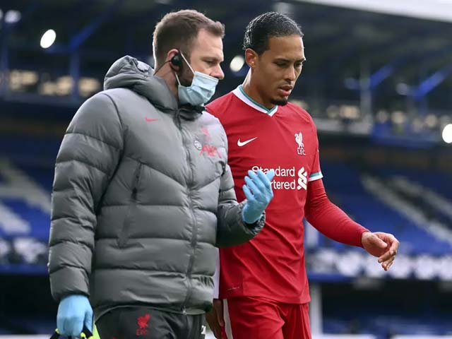 Van Dijk nhận cảnh báo đáng sợ về chấn thương, nguy cơ “đi tong” sự nghiệp - 1