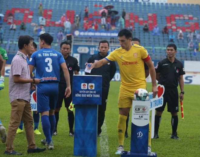 CLB Nam Định phá luật, Ban trọng tài VFF lại mệt mỏi - 3