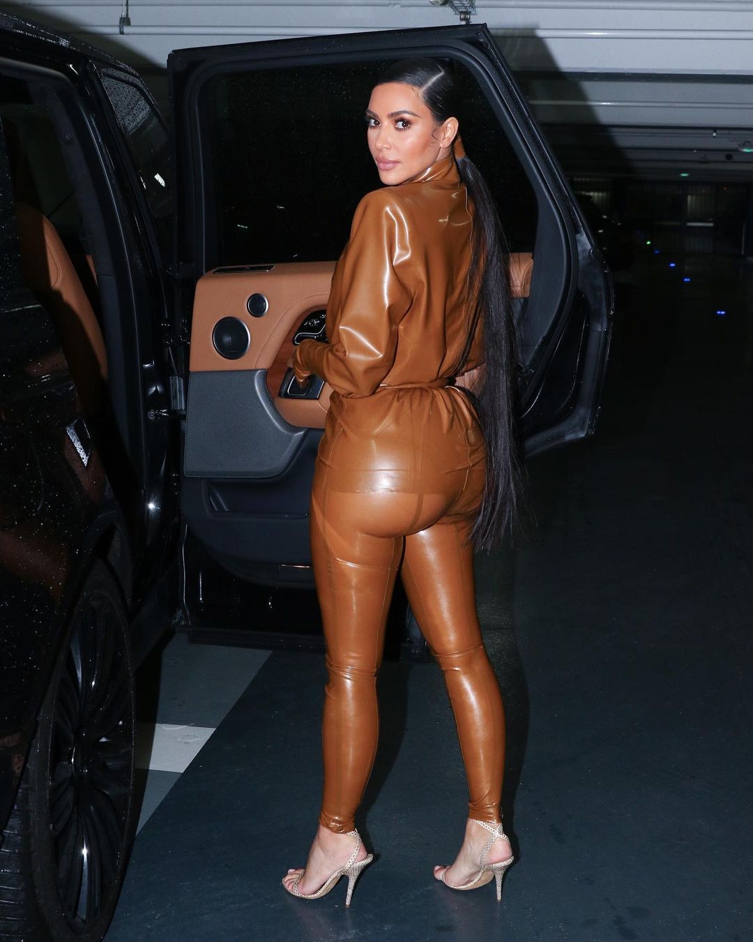 Vì sao vóc dáng như "bom di động" của "cô Kim" khiến người ta xôn xao hơn 1 thập kỷ? - 9